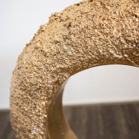 Gold lichtreifen in perspektive beleuchtet