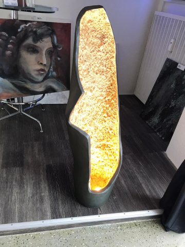 Grottenlicht schwarz gold beleuchtet als deko